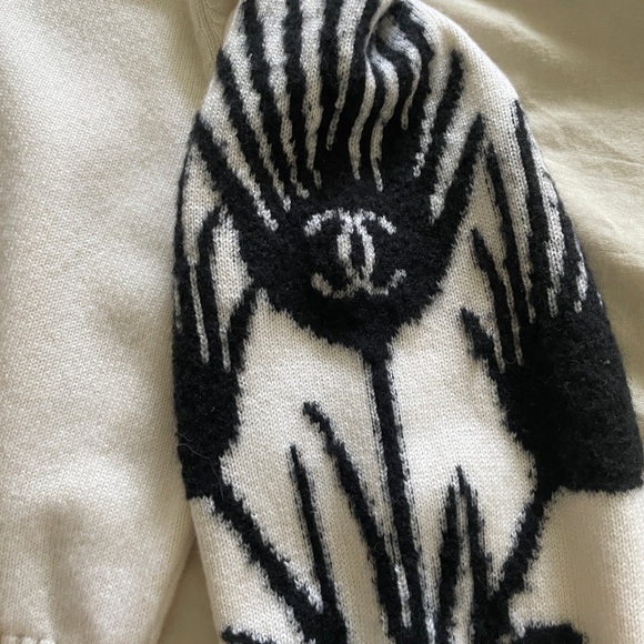 CHANEL like new Métiers d’Art Cashmere Sweater 34 - Picture 7 of 15